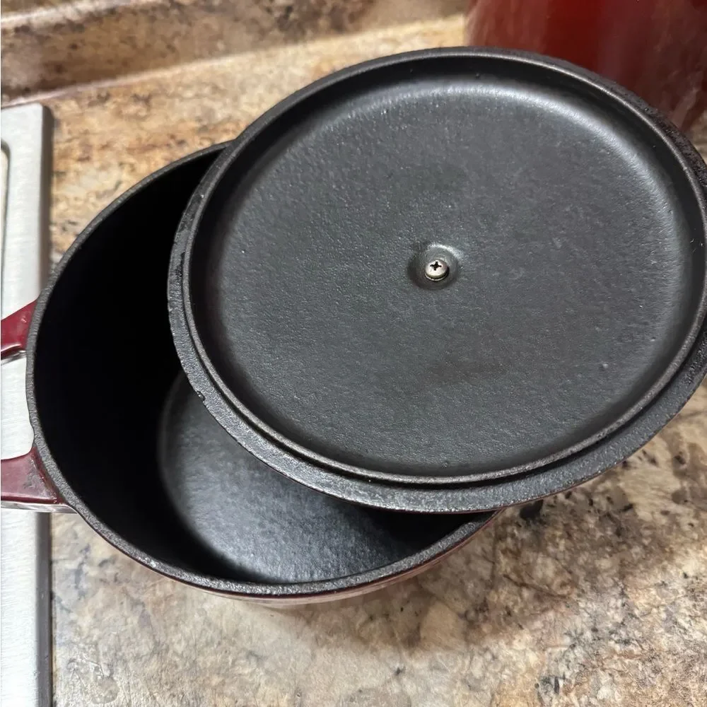 HK Iron Pot - Picture 3 of 6